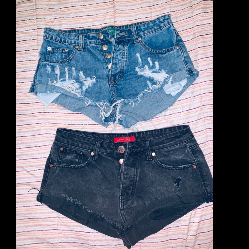 Signature 8 distressed denim shorts 🔥